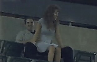 XXX पति और अंग्रेजी बीएफ मूवी सेक्सी पत्नी एक साल के बाद सेक्स करते हैं