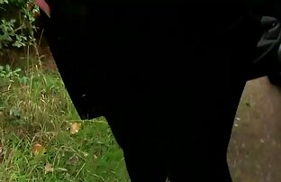 XXX लड़की टिट्राच के साथ ओल्ड लेडी सेक्सी मूवी एक पोर्न एजेंट बन गई